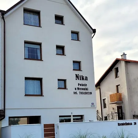 Nika U Weroniki *